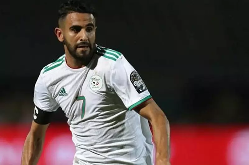 محرز: منتخب الجزائر "سيفعل المستحيل" لكي يتأهل إلى المونديال
